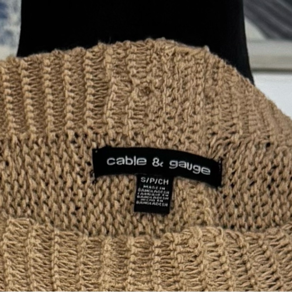 Cable & Gauge Oversized Knit Button-Back Top Beige Short Sleeve Slouchy - Picture 3 of 3